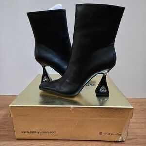 NIB 90 Union Lady Couture Molly Black‎ Ankle Boots Women Sz 6 Ashley Kahen Glam